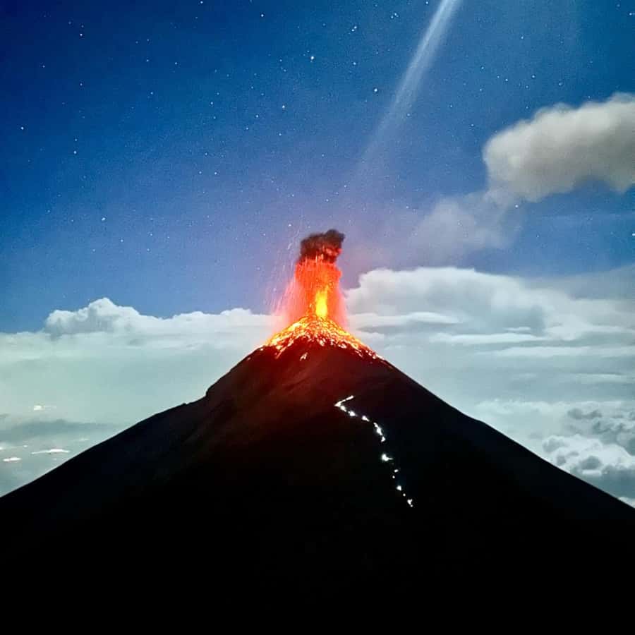 Antigua: 2-Day Acatenango Volcano Hike w/Local Guide & Meals - The 4 AM summit hike