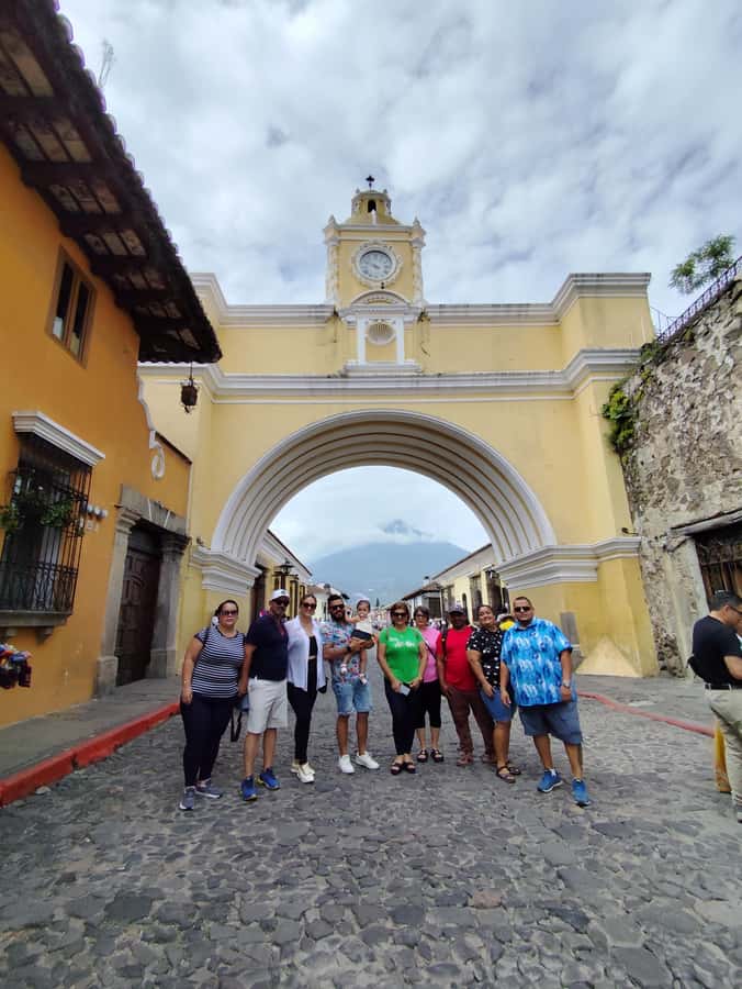 Antigua Guatemala: City Highlights Guided Walking Tour - What the guides add to the walk