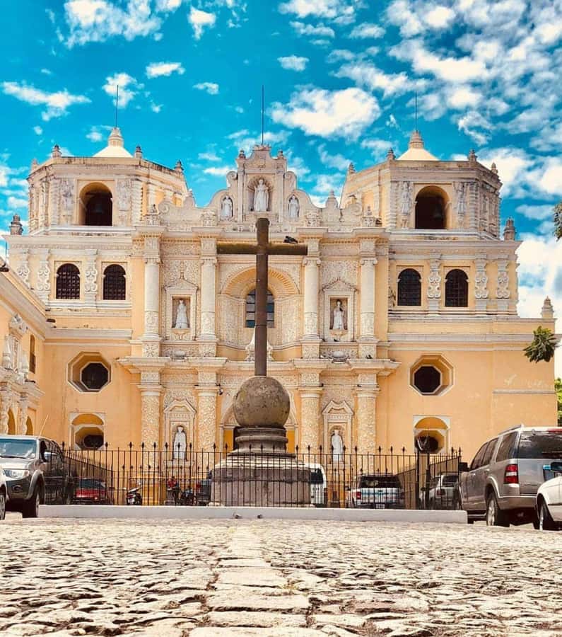 Antigua Guatemala: Full day tour. - La Merced and the Santa Catalina Arch