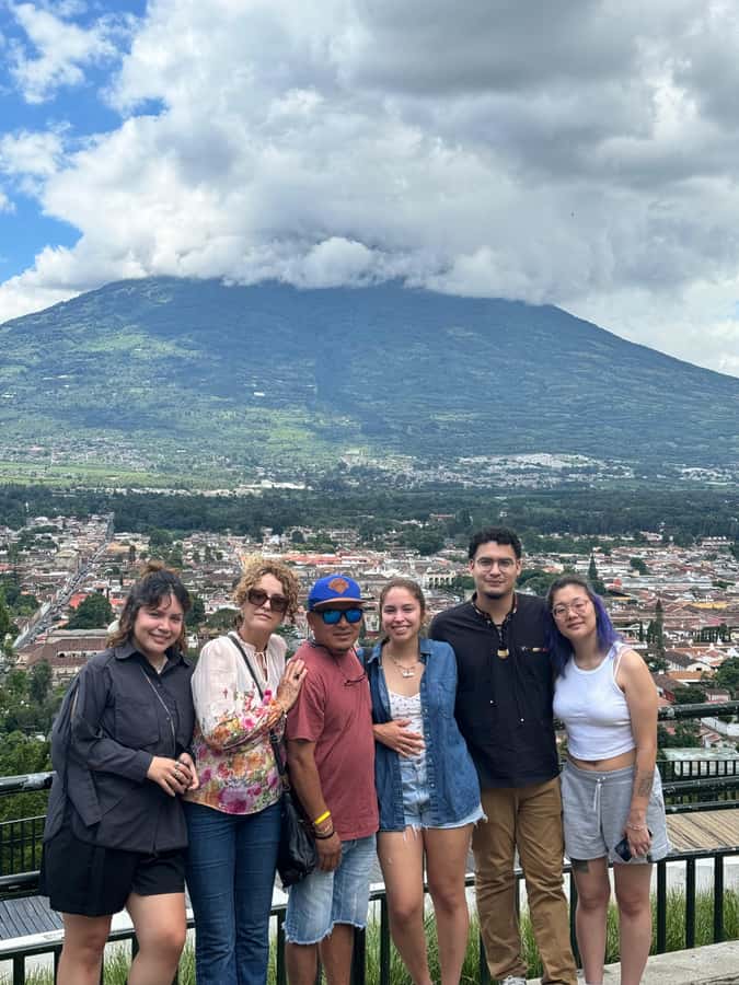 Antigua Guatemala: Full day tour. - Afternoon at the Handicraft Market