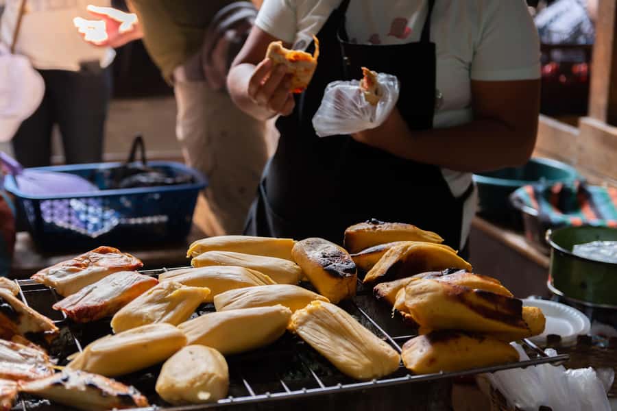 Antigua Guatemala: Street Food Walking Tour with Tastings - The market visit and choosing food with confidence