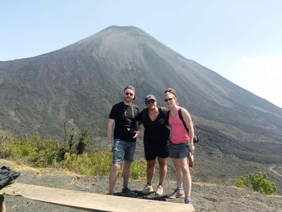 Antigua: Marshmallows Roasting at Pacaya Volcano 6-hour Tour - Who should book this outing?