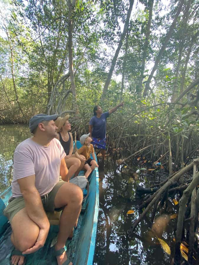 El Paredón: Mangrove Boat Tour with Optional Fishing - Meeting Adelso and getting onto the water