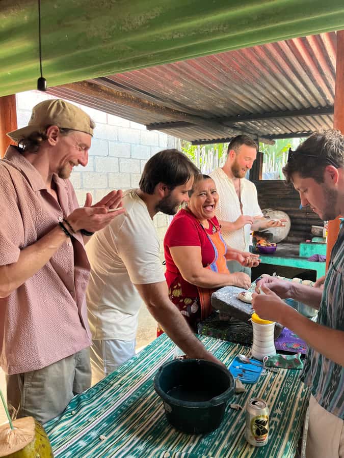El Paredón: Traditional Cooking Class with a Local Family - Key points to know