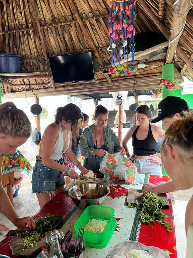 El Paredón: Traditional Cooking Class with a Local Family - Making Guatemalan Corn Tortillas by Hand