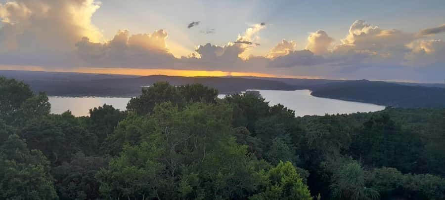 Flores: Yaxha Shared Sunset Tour with Transportation & Guide - Wildlife adds a second story to the ruins