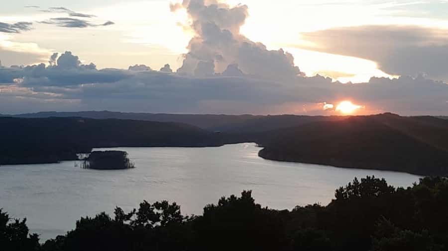 Flores: Yaxha Shared Sunset Tour with Transportation & Guide - The Q80 park fee is separate