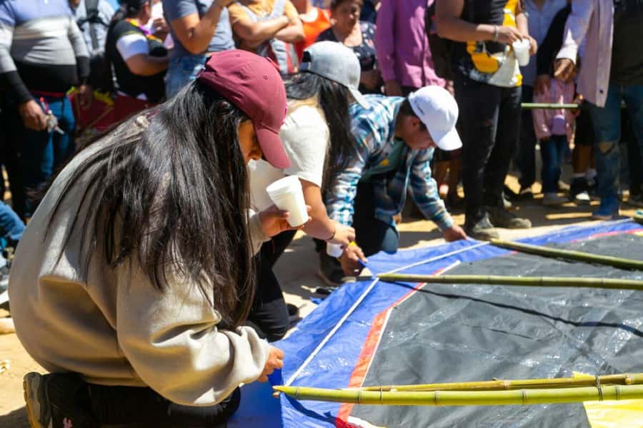 From Antigua to Sumpango Giant Kite Festival - The Sumpango cemetery gives the day its meaning