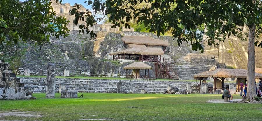 From Flores Guided Tour to Tikal with transportation + lunch - Meeting in Flores and setting out early