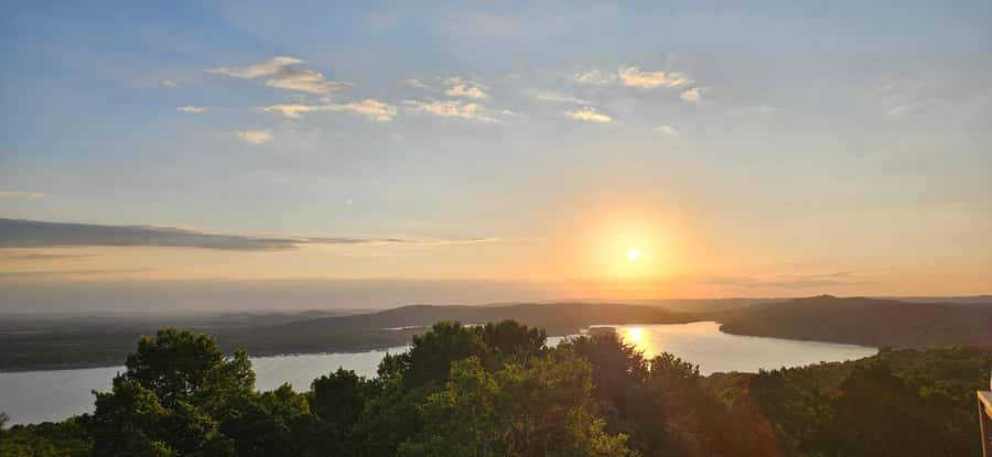 From Flores: Yaxha at Sunset Guided Tour - Three hours among plazas, causeways, and courts
