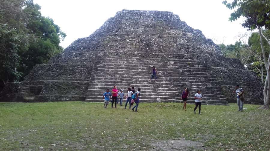 From Flores: Yaxha Ruins Guided Tour - Three hours among temples, palaces, and pyramids