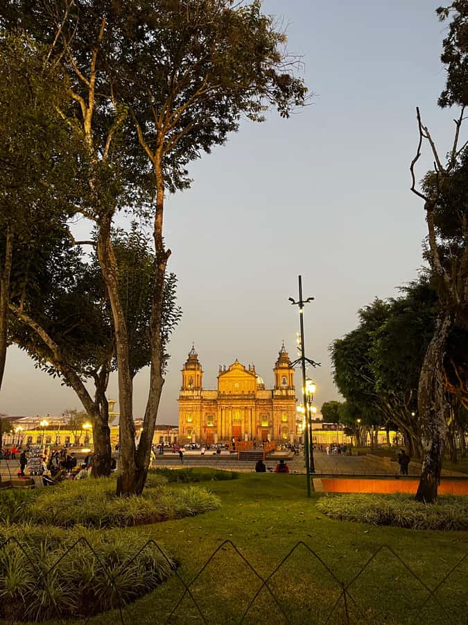 Guatemala City: Walking Tour - Starting at the Map Diorama in Zone 2