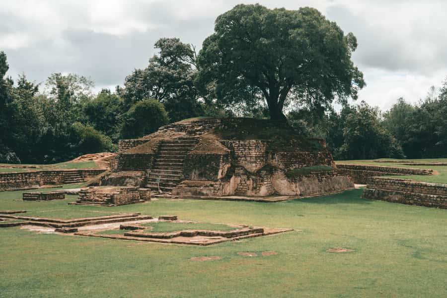 Iximche and Antigua Day Tour - Should you book the Iximché and Antigua day tour?