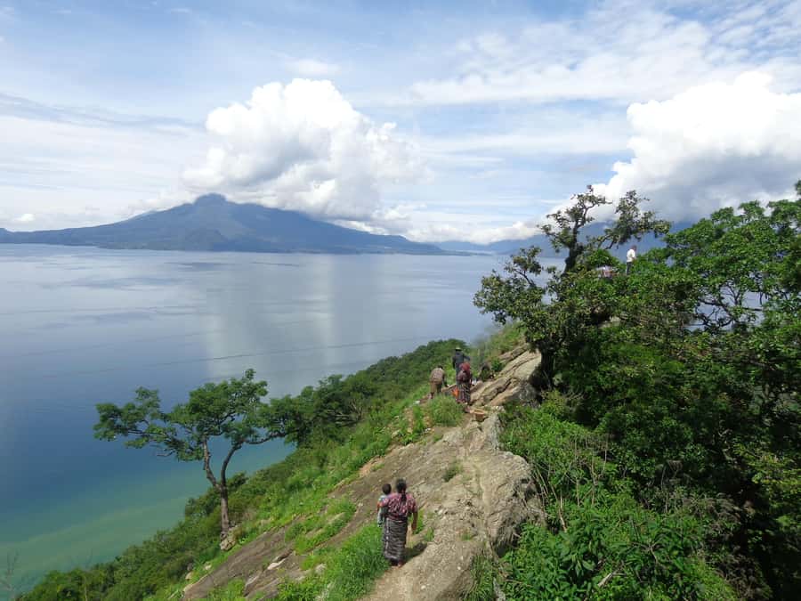 Mayan Home Stay San Jorge Lake Atitlan - Walking through a real village community