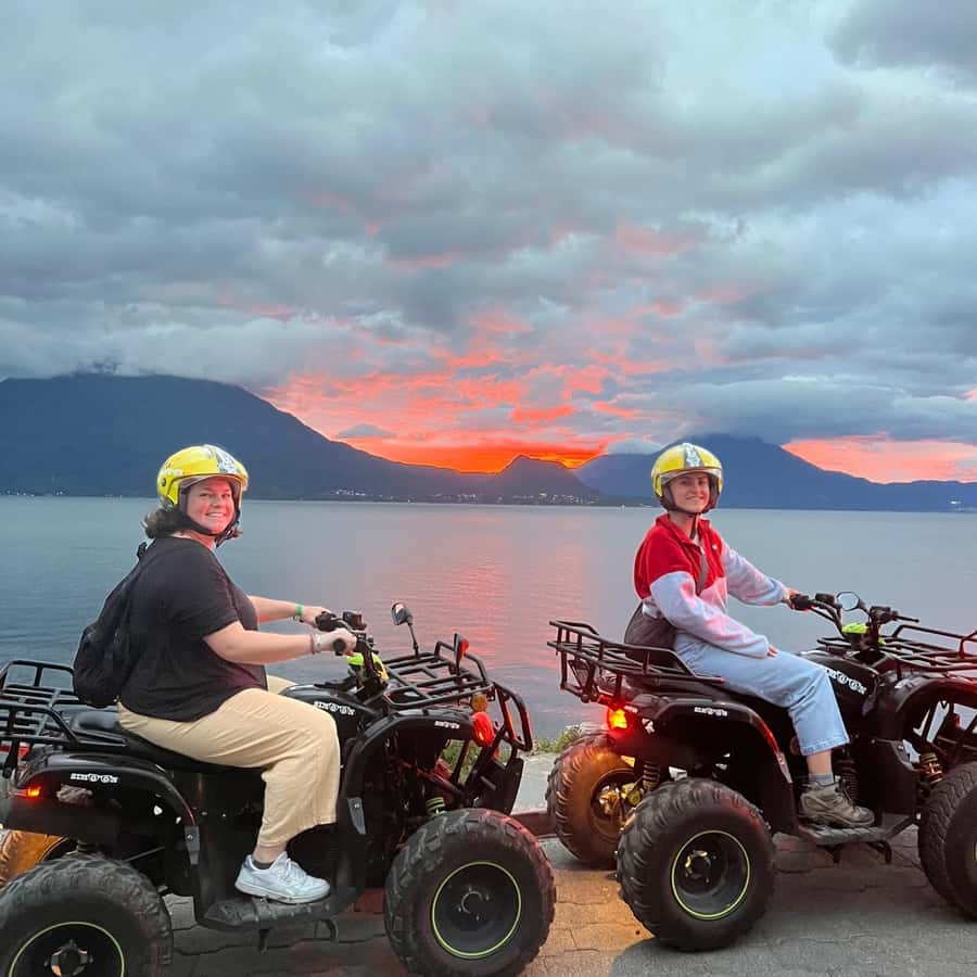 Panajachel: Lake Atitlán Sunset Tour - Guide quality and the human side of the ride