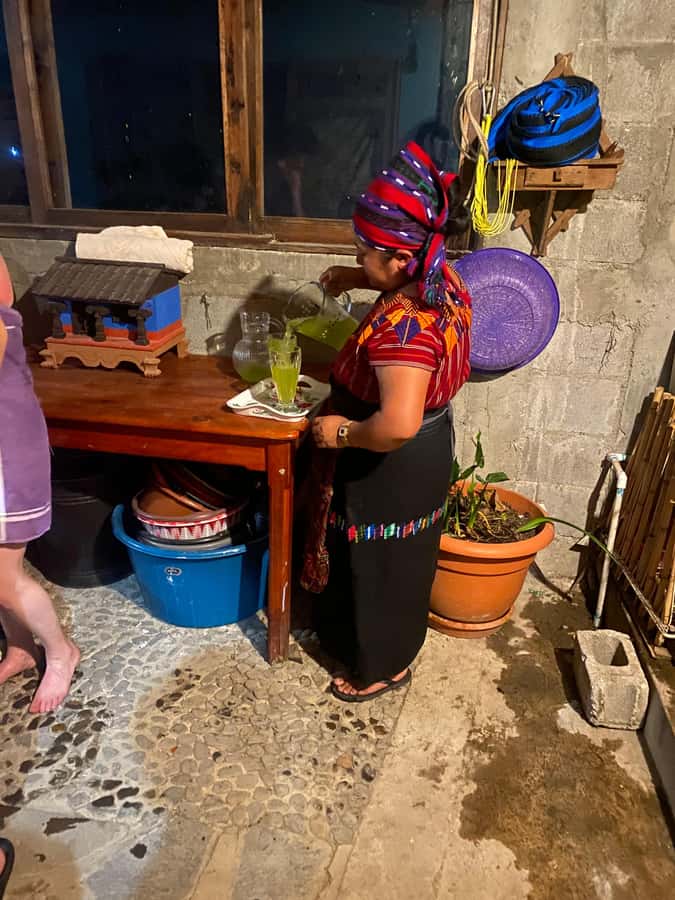 Temazcal sauna and dinner experience, cultural sharing - Why the small group matters